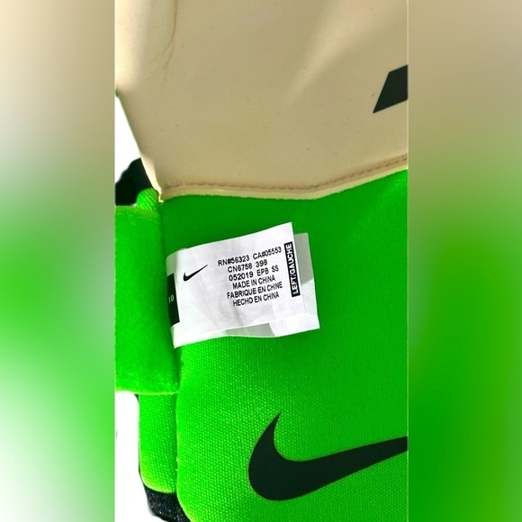 Nike GK Phantom Shadow Soccer Adult Goalkeeper Gloves CN6758-398 size 10 - Picture 4 of 4